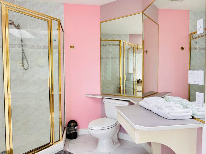 sandy's room