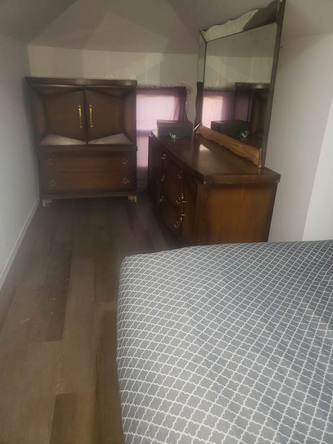 Avinash's room