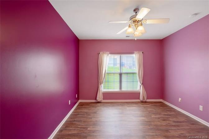Alcove Rooms's room
