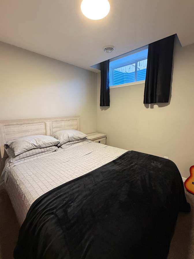 LyVas's room