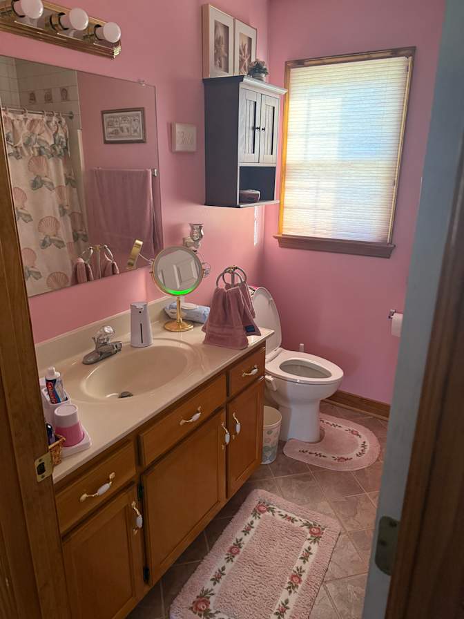 DAVID TRIPLETT's room