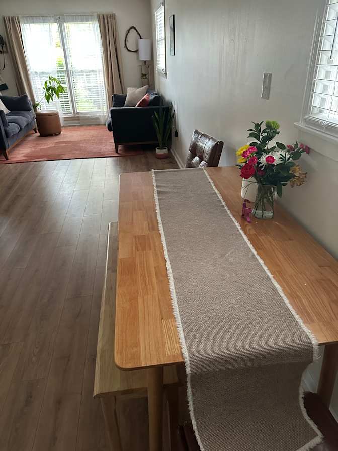 Dee's room