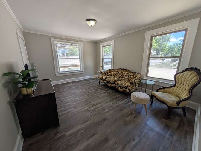 Alcove Rooms's room