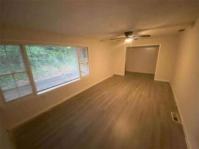 Alcove Rooms's room