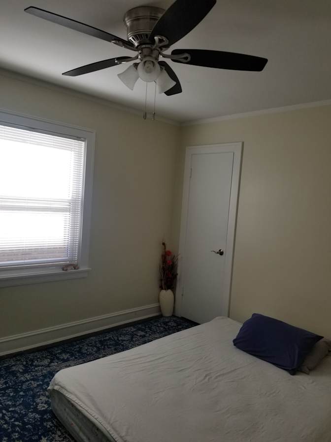 Dee's room