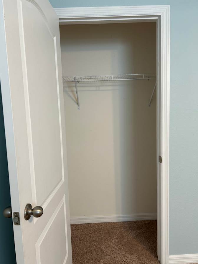 Yudbel's room