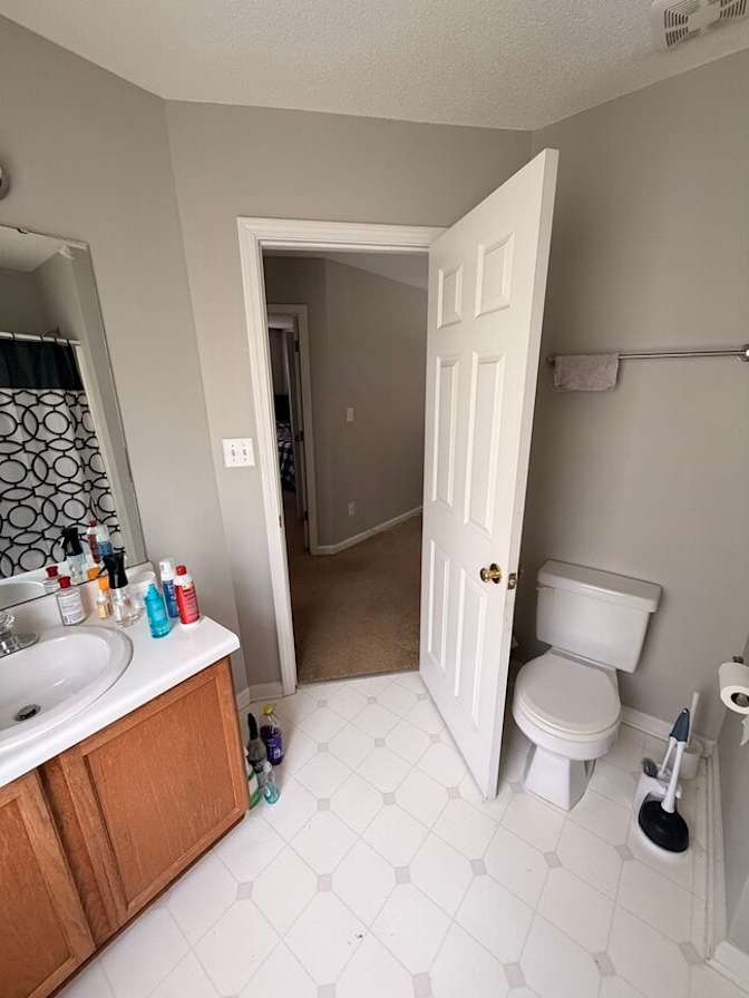Carlos's room