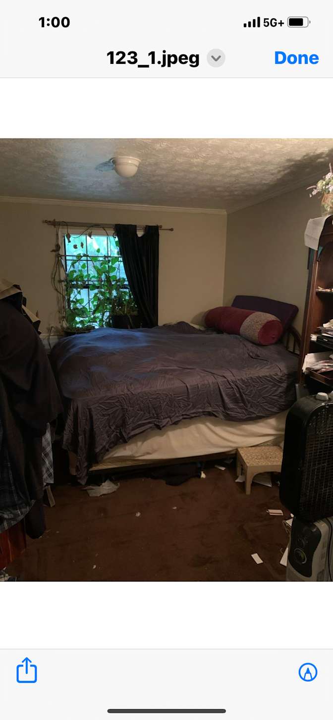 sandy's room