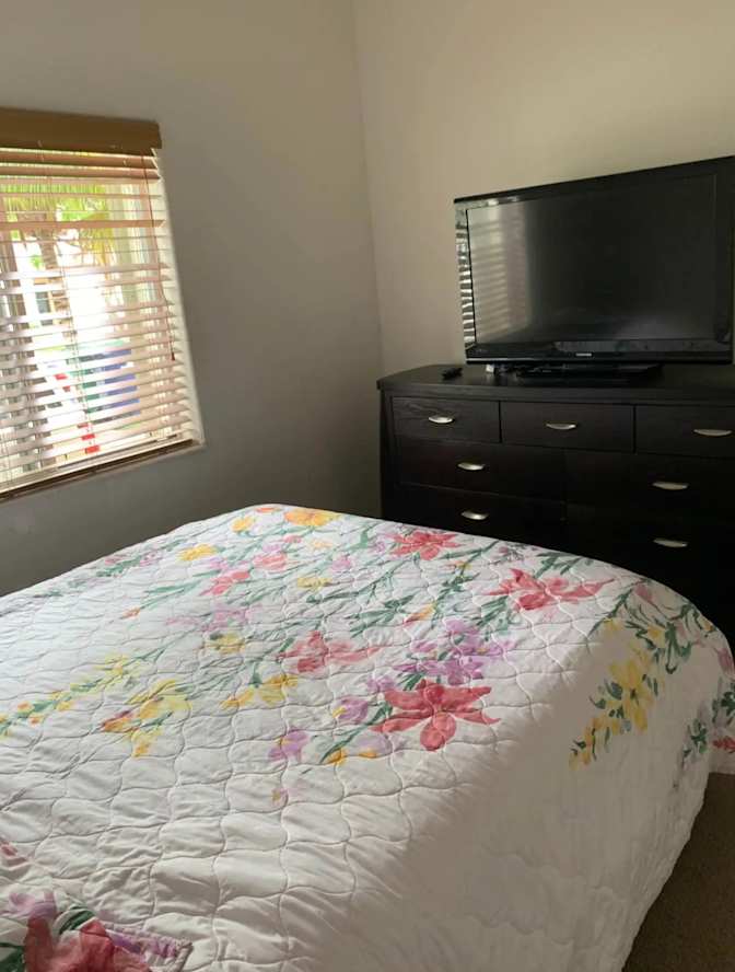 Marcos's room