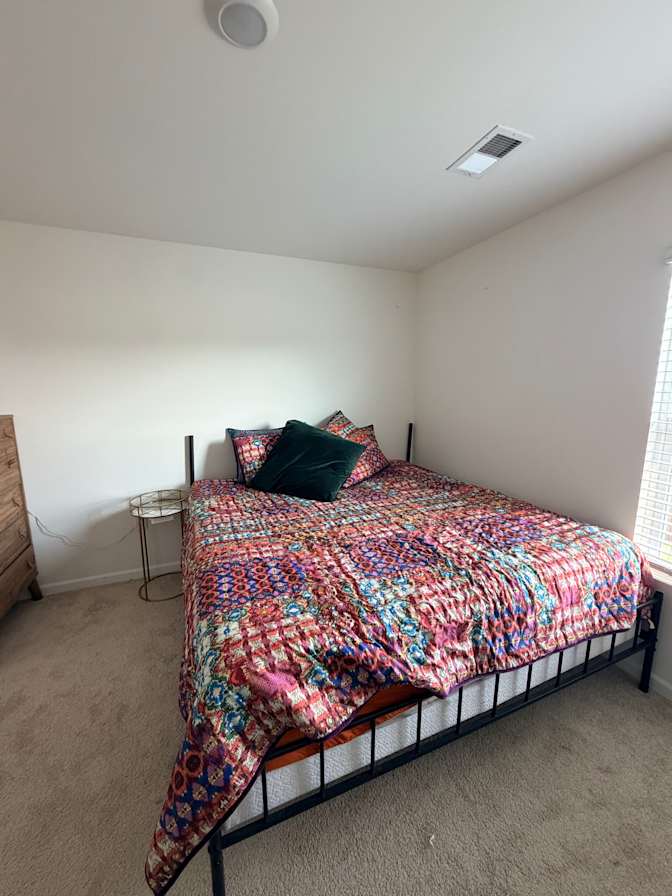 Tora's room