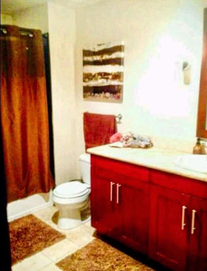 Eric A Woodlee's room