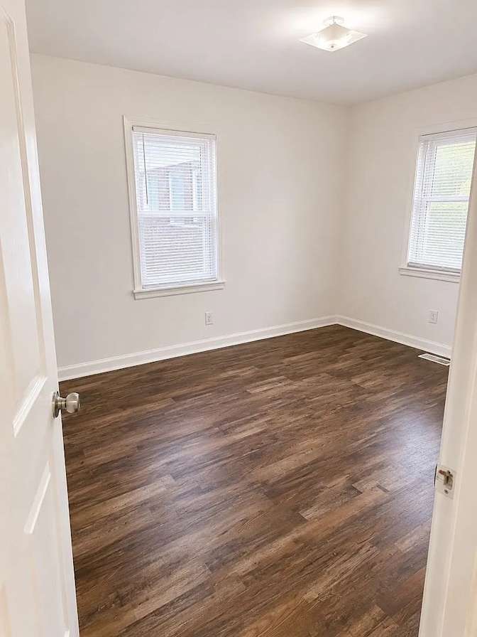Alcove Rooms's room
