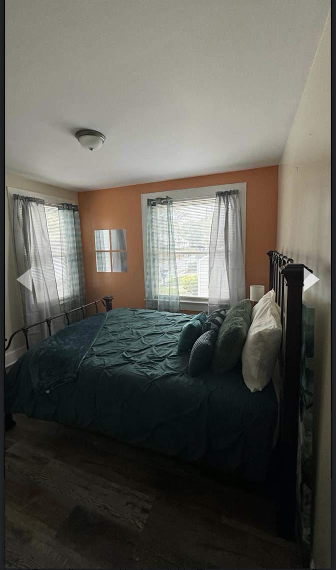Alcove Rooms's room