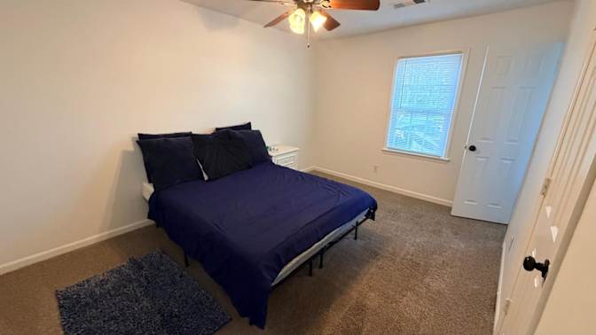 Alcove Rooms's room