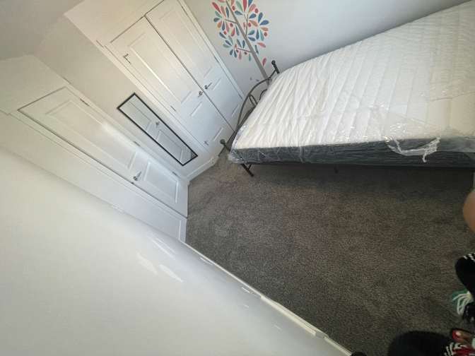 Ola's room