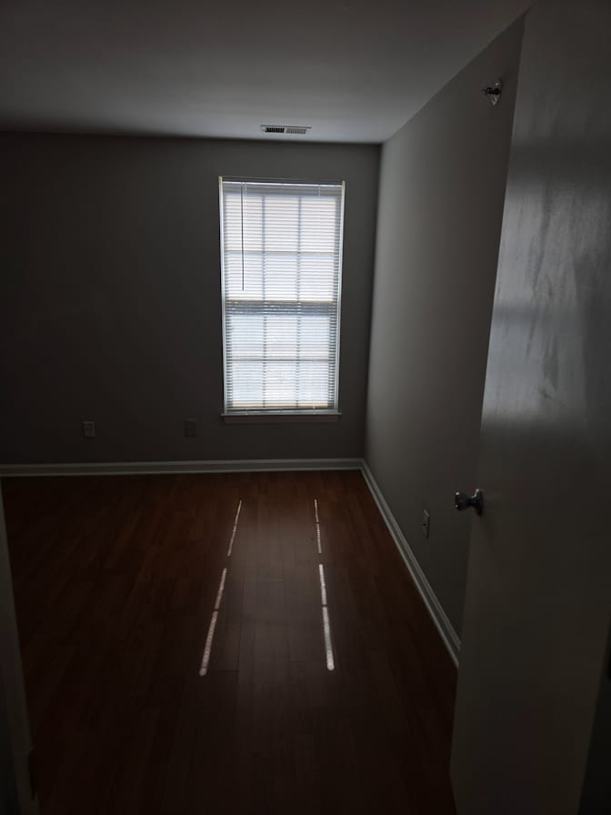 Alcove Rooms's room