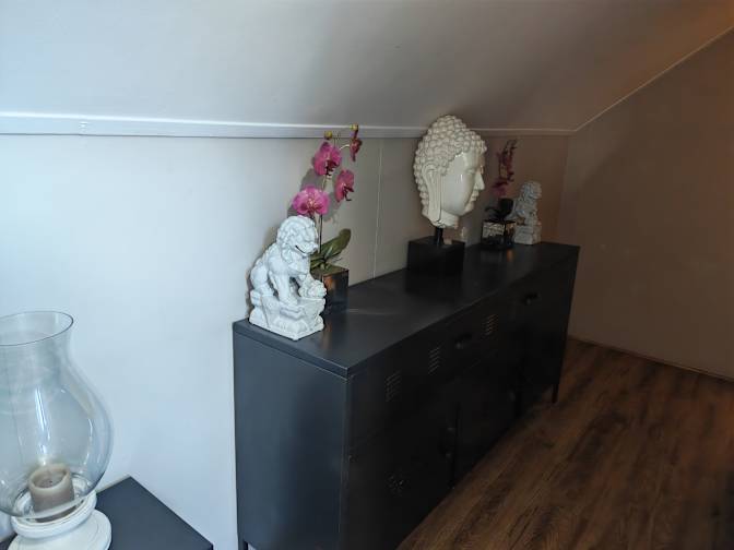 Madelein Livanos's room
