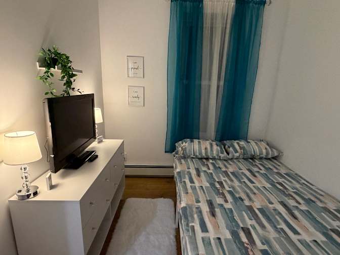 Yolaine's room