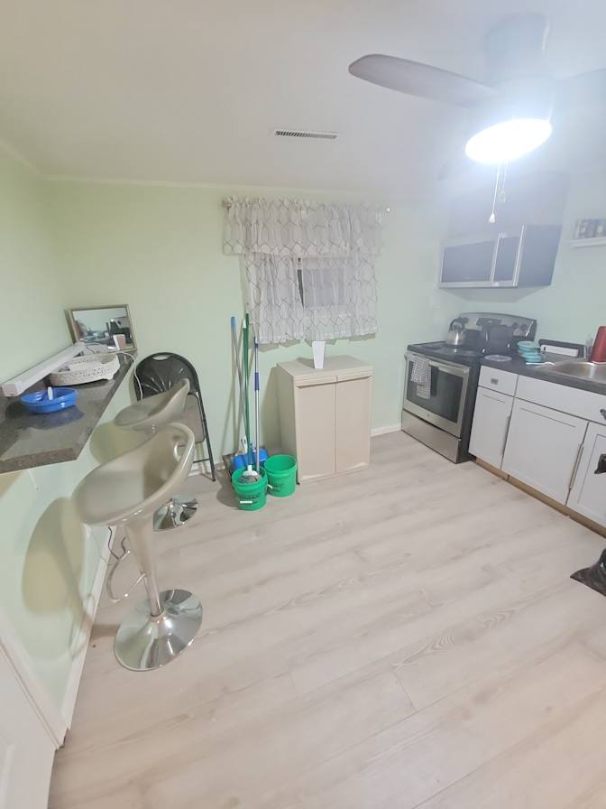 dana m majors's room