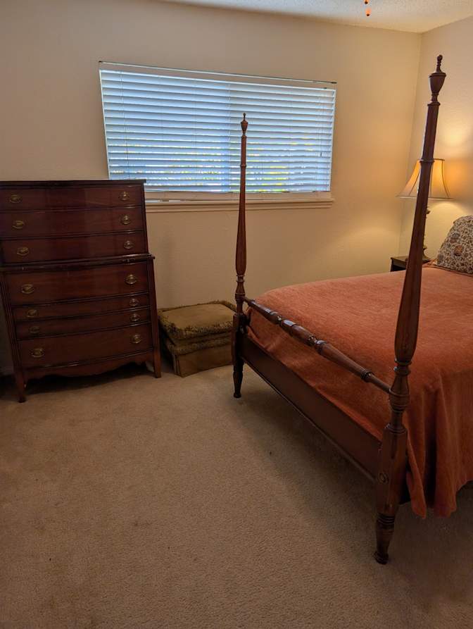Tom's room