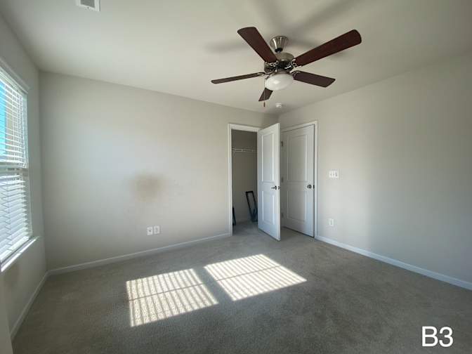 Alcove Rooms's room
