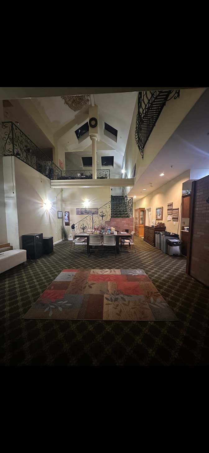 Forward Vision Spaces's room