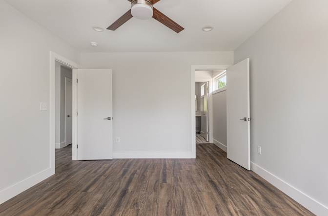 Alcove Rooms's room