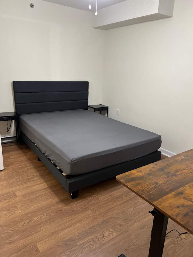 Alcove Rooms's room