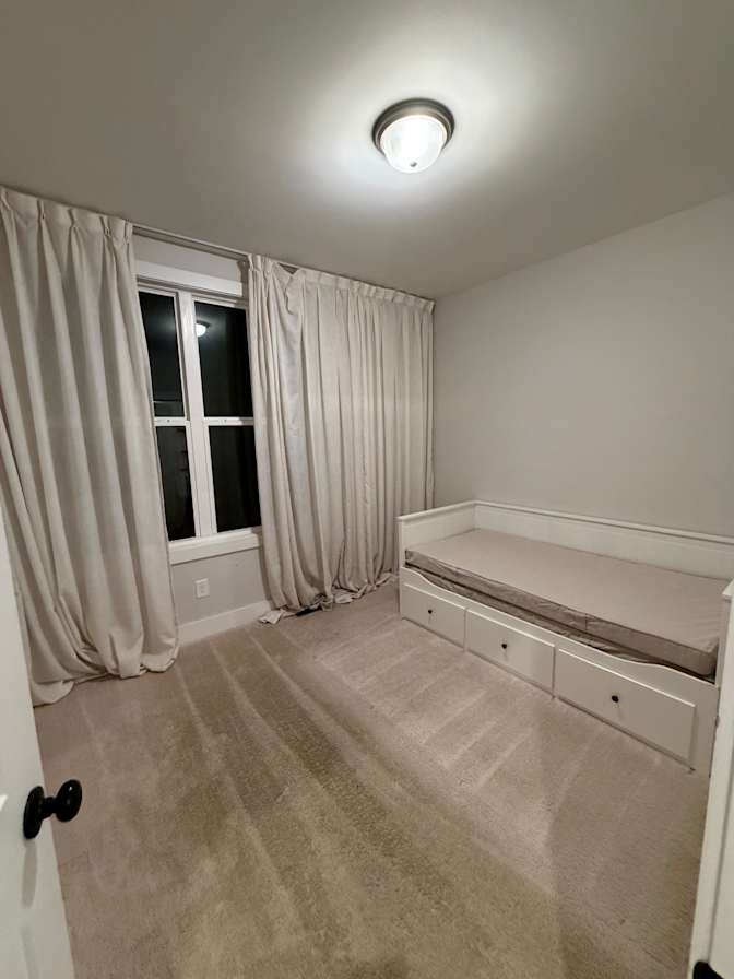 Ra Andrews's room