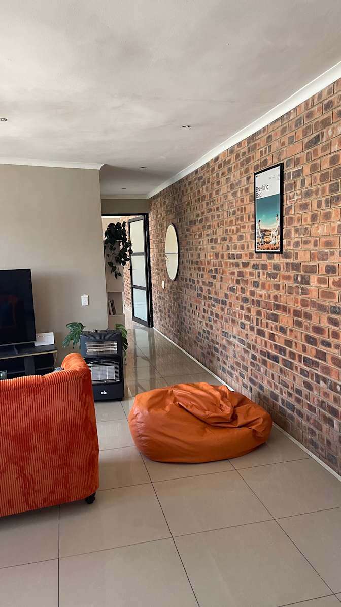 Azola's room