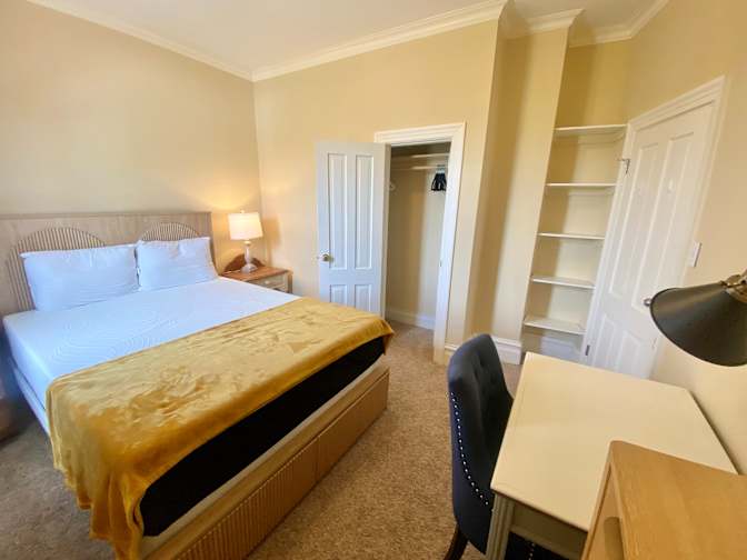 KC Cassily's room