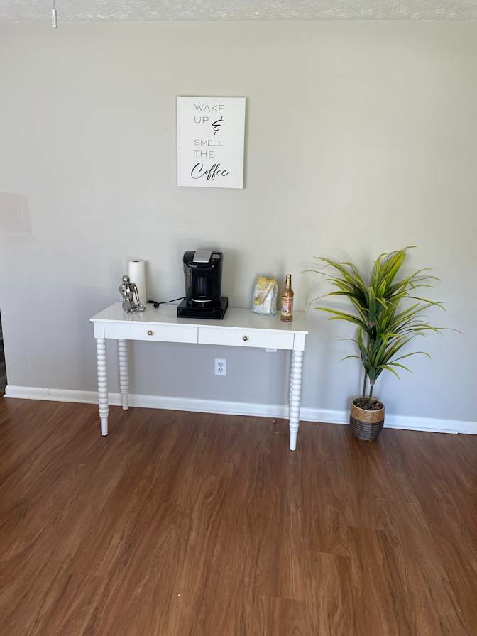Alcove Rooms's room