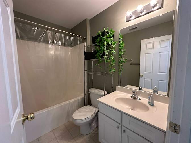 Alcove Rooms's room
