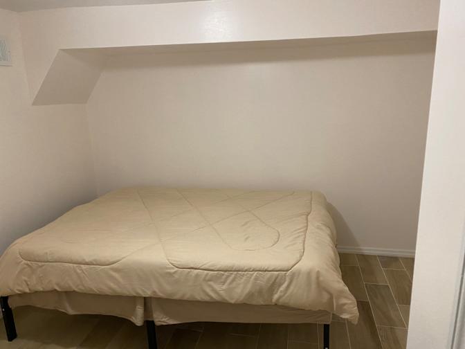 EAST COAST's room