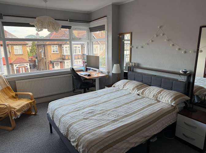 Suzana's room