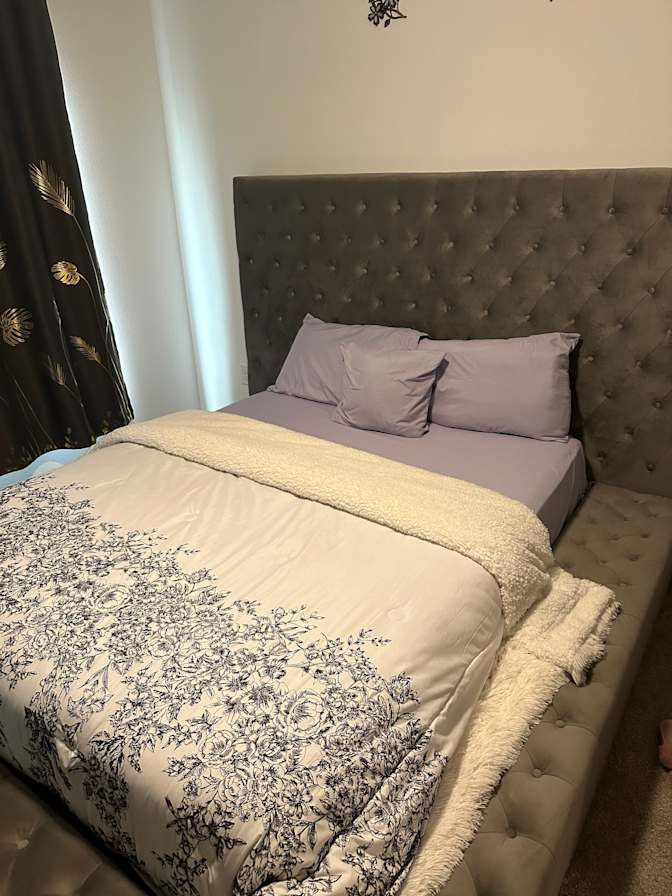 ines Mem's room