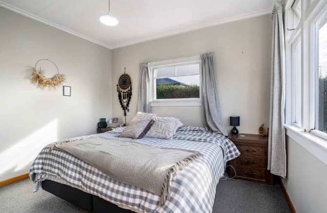 Stefan Cook's room