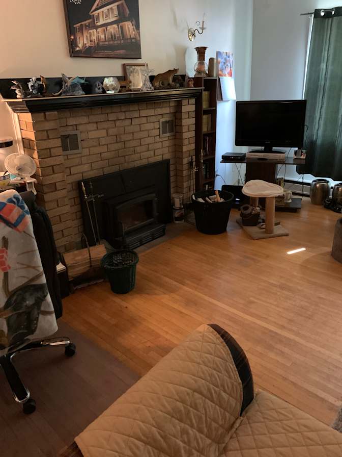 Linda's room