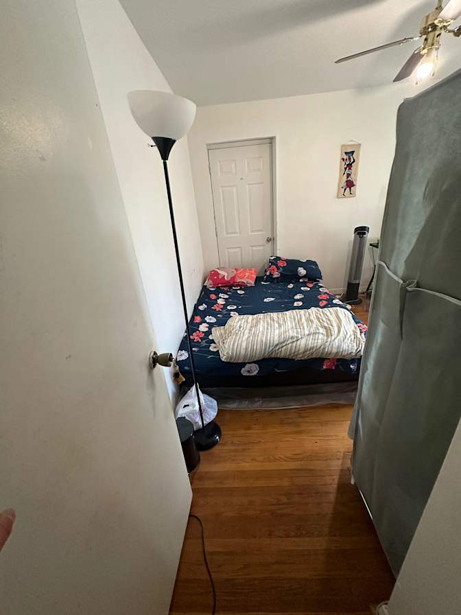 BILL's room