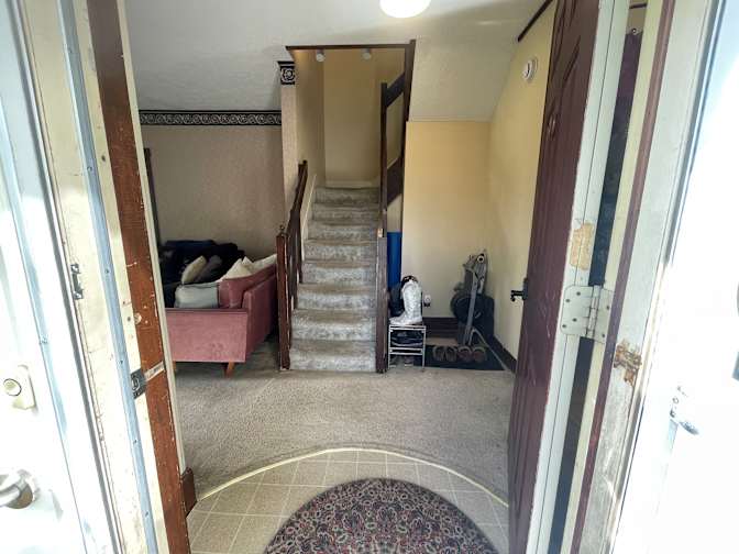 Carlos's room