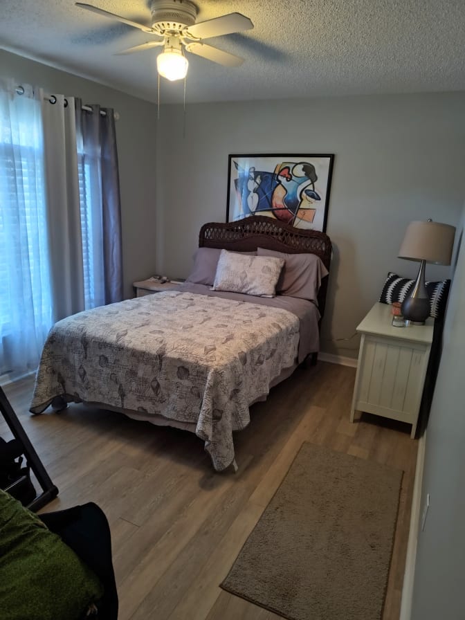 Tunde's room