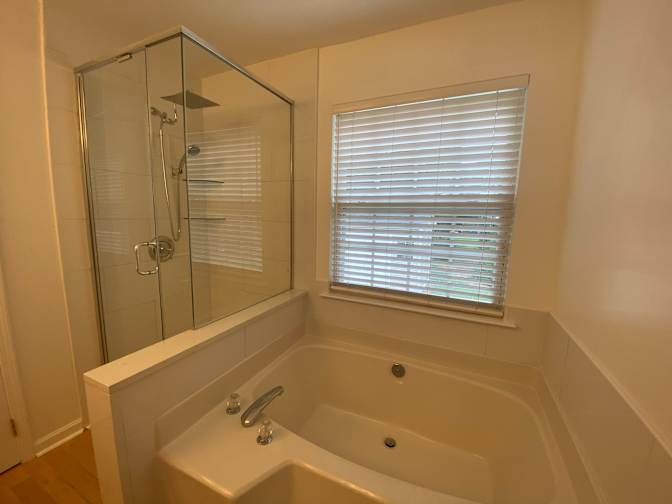 Alcove Rooms's room