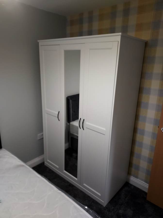 GURWINDER's room