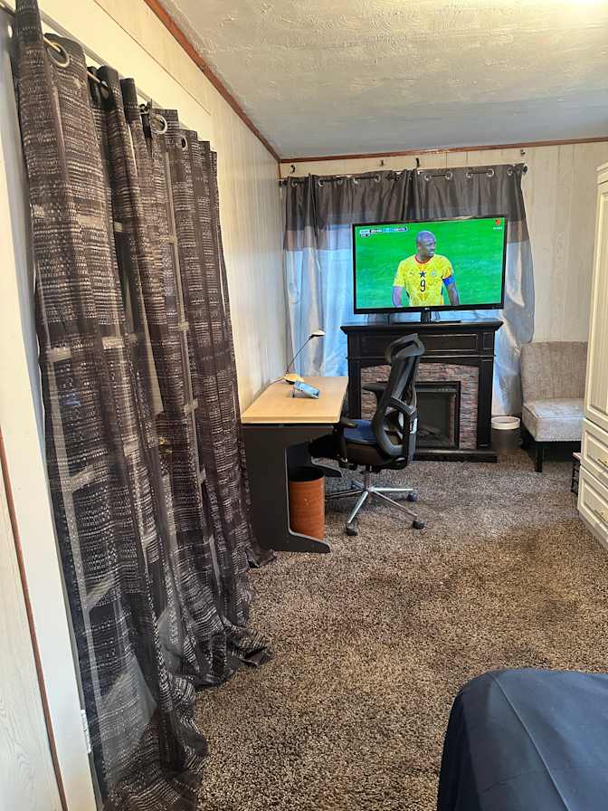 Len's room