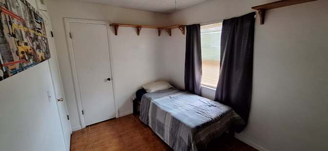 Juan's room