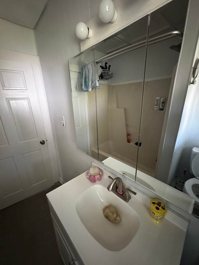 Javier Baez Armenta's room