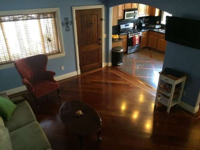 Edgar A. Macías's room