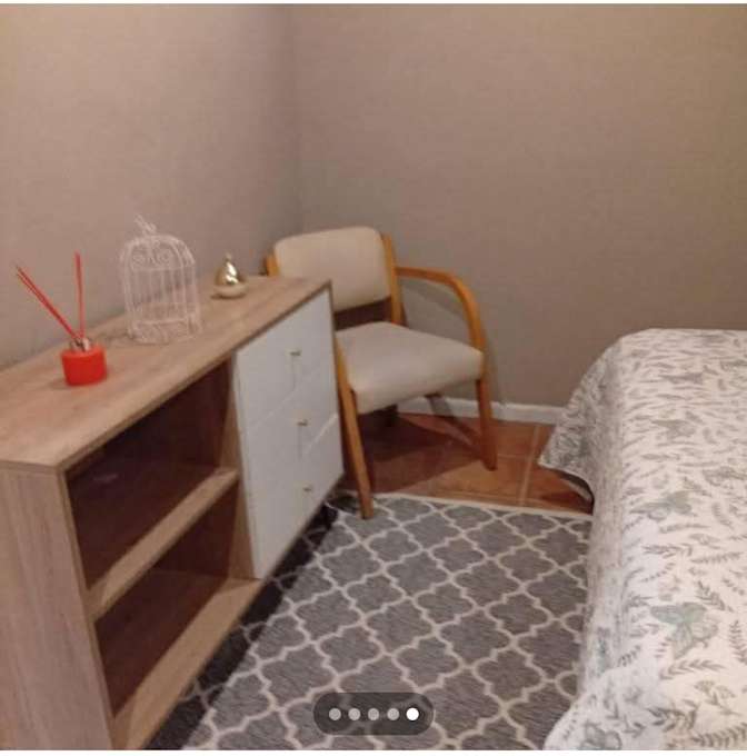Dominique Menezes's room