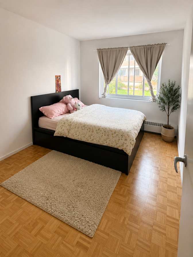 YOUSRA NADI's room