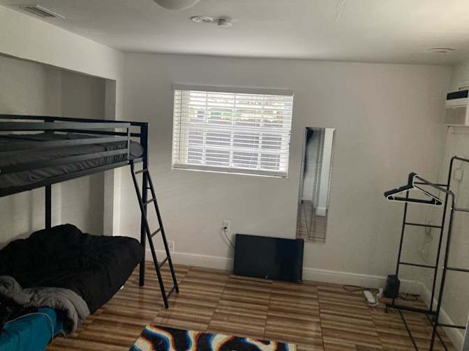 Ernesto's room
